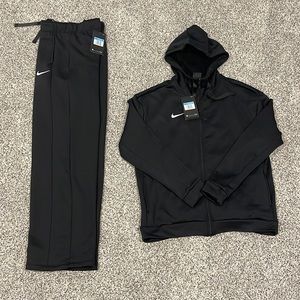 Nike Womens Medium Therma suit - NWT